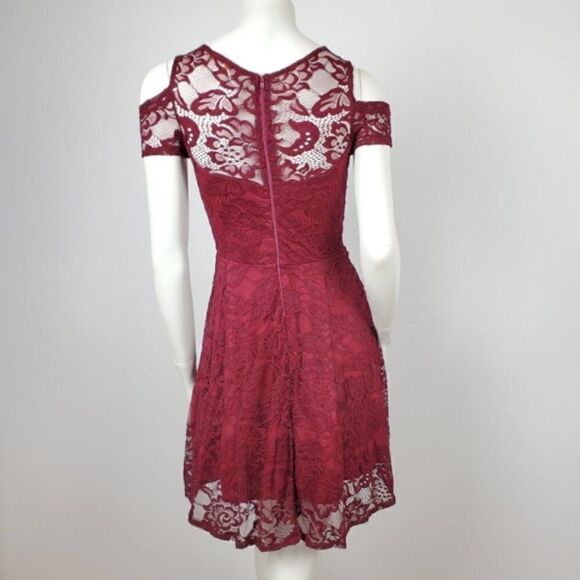 Women's Burgundy Laced Dress Cold Shoulder - Picture 4 of 5
